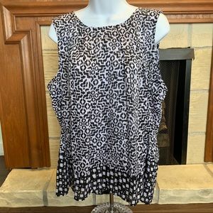 Liz Claiborne XL Black and White Pleated Tank